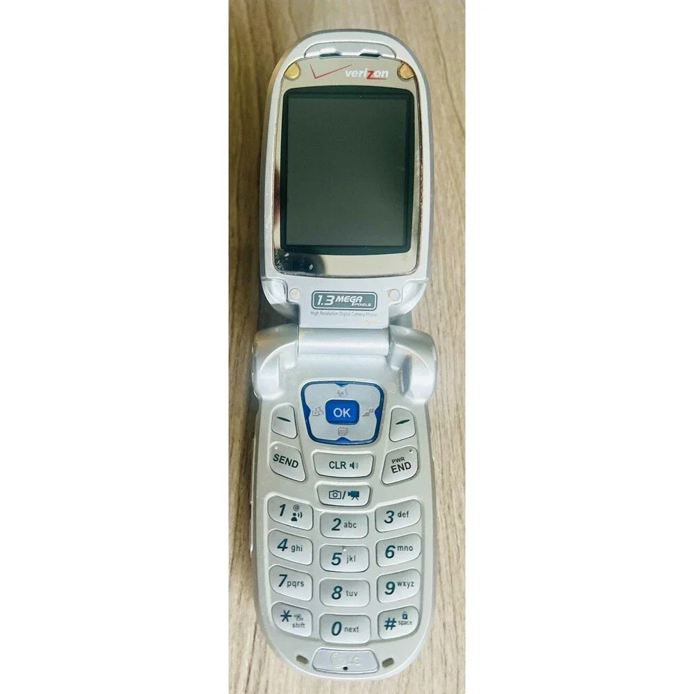Verizon Branded LG VX5200 Clamshell Flip Phone Battery Silver and Blue Untested